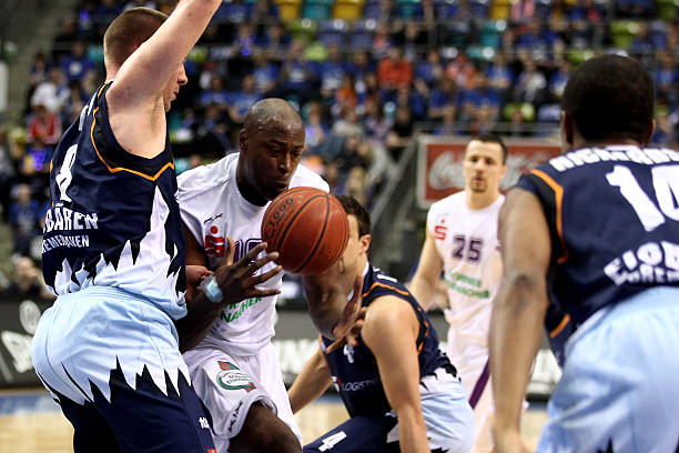 罗纳时占据 罗纳时占据