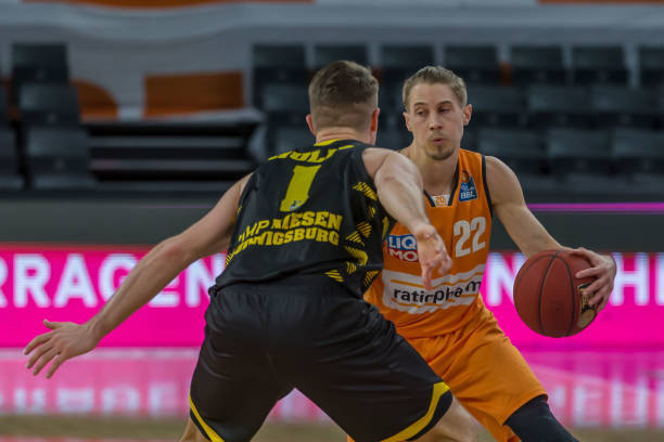 他们毫不犹 他们毫不犹